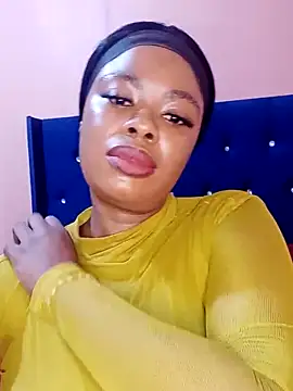 Snapshot of Luciouslips00 chatting on February 2026 03:05:02 PM Luciouslips00 online show from February 2026 03:05:02 PM