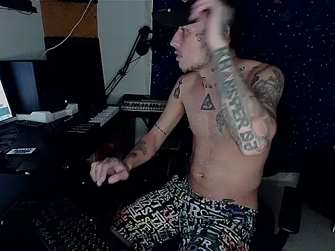 Snapshot of patrik_tattoo_ chatting on December 2024 12:52:02 AM patrik tattoo online show from December 2024 12:52:02 AM