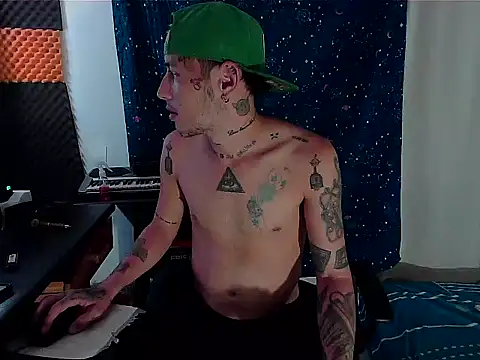 Snapshot of patrik_tattoo_ chatting on January 2025 03:47:01 AM patrik tattoo online show from January 2025 03:47:01 AM