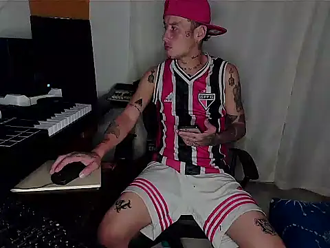 Snapshot of patrik_tattoo_ chatting on January 2025 07:08:02 AM patrik tattoo online show from January 2025 07:08:02 AM