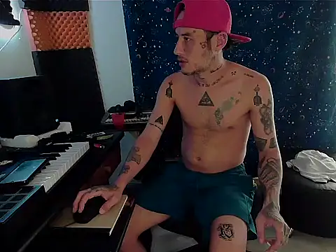 Snapshot of patrik_tattoo_ chatting on February 2025 09:26:02 PM patrik tattoo online show from February 2025 09:26:02 PM