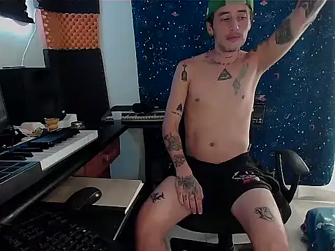 Snapshot of patrik_tattoo_ chatting on March 2025 03:05:01 PM patrik tattoo online show from March 2025 03:05:01 PM