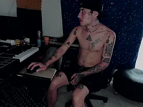 Snapshot of patrik_tattoo_ chatting on March 2025 12:36:02 PM patrik tattoo online show from March 2025 12:36:02 PM