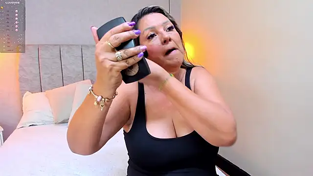 tutu milf online show from January 2025 07:03:01 PM