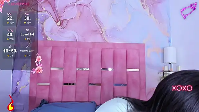 LizzMartin online show from March 2025 07:11:02 PM