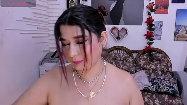 Snapshot of alinabozz1 chatting on December 2024 02:24:02 PM alinabozz1 online show from December 2024 02:24:02 PM