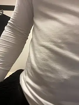 YU-KI00 online show from November 2025 09:30:02 AM