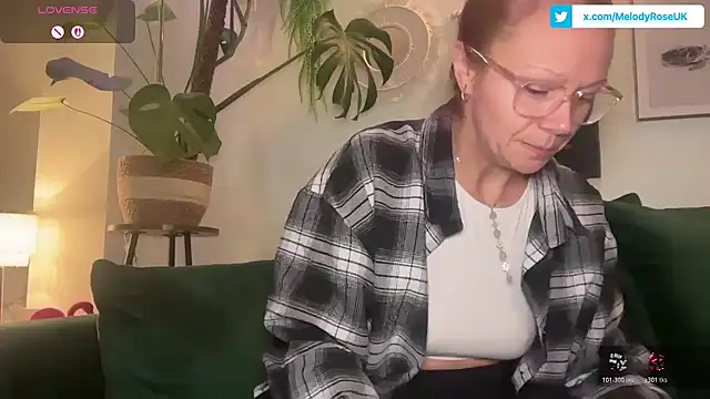 MelodyRoseUk online show from December 2025 10:44:02 AM