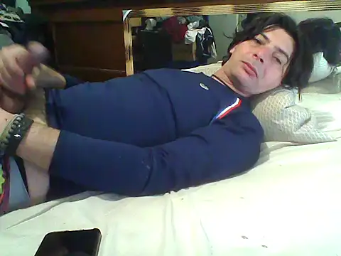 Snapshot of frank32love chatting on February 2026 04:03:02 PM frank32love online show from February 2026 04:03:02 PM