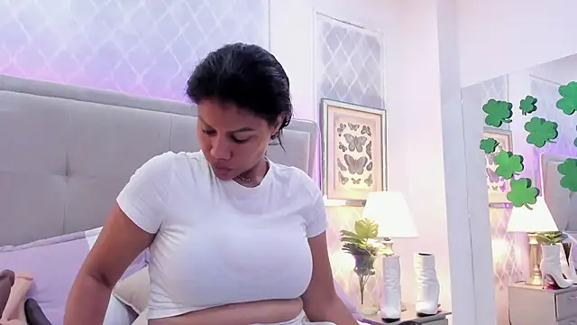 KarenGuzman  online show from March 2025 12:56:01 PM