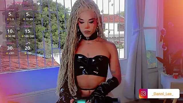 Snapshot of DanniLee_ chatting on September 2025 10:25:02 PM DanniLee online show from September 2025 10:25:02 PM