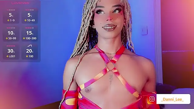 Snapshot of DanniLee_ chatting on October 2025 11:49:02 PM DanniLee online show from October 2025 11:49:02 PM