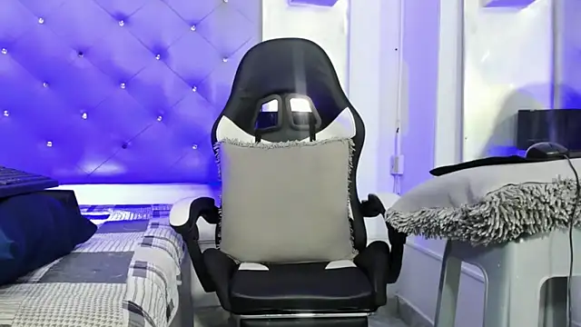 JuanDiegoKing online show from February 2025 04:59:01 PM