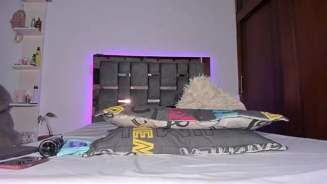 Carol M8 online show from September 2025 03:21:01 AM