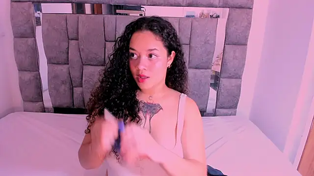 zulyjones online show from February 2025 06:49:02 PM