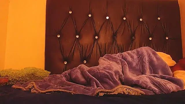 Snapshot of SexinessBae chatting on February 2025 05:12:01 AM SexinessBae online show from February 2025 05:12:01 AM