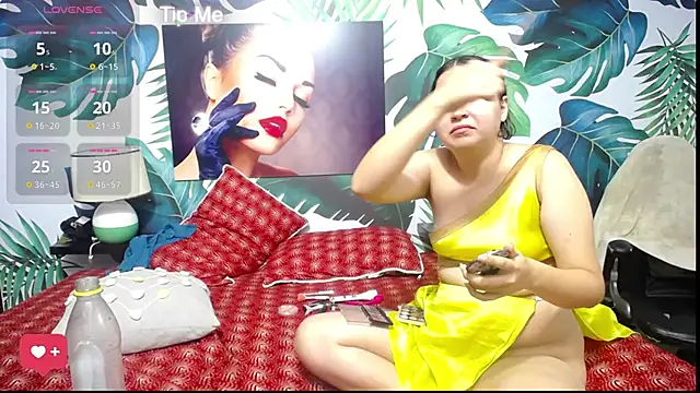 Snapshot of hushaima chatting on December 2024 06:35:01 AM hushaima online show from December 2024 06:35:01 AM