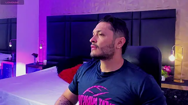 Snapshot of JossAckland chatting on February 2025 11:47:02 AM JossAckland online show from February 2025 11:47:02 AM