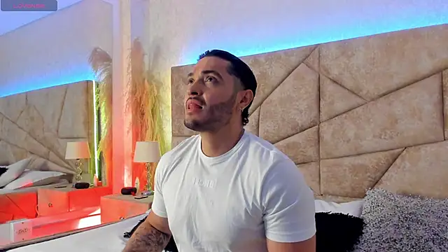 Snapshot of JossAckland chatting on February 2026 07:01:02 PM JossAckland online show from February 2026 07:01:02 PM