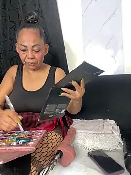 Snapshot of chiquimaturesexy chatting on April 2026 09:34:01 PM chiquimaturesexy online show from April 2026 09:34:01 PM