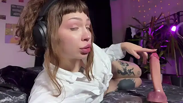 PaulaPratt online show from December 2024 09:46:01 AM