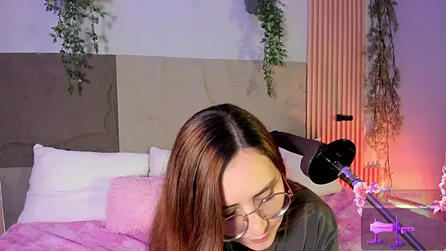 Snapshot of centaurigirl chatting on April 2026 04:46:01 AM centaurigirl online show from April 2026 04:46:01 AM