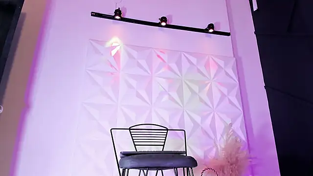 Emilyh  online show from January 2025 01:53:01 PM