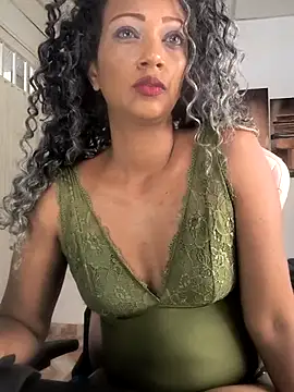 Snapshot of Amaliu_ chatting on June 2026 06:57:02 PM Amaliu online show from June 2026 06:57:02 PM