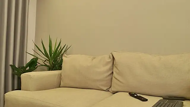 agussaenz online show from June 2026 11:24:01 PM