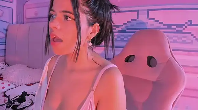  18alice online show from February 2025 01:44:01 AM