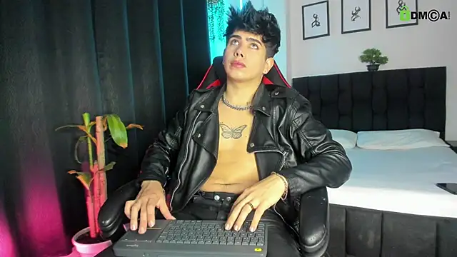 LyleBennett  online show from May 2026 01:05:02 PM