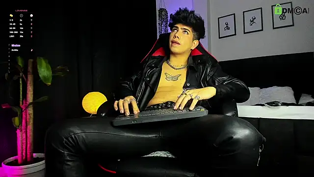 LyleBennett  online show from June 2026 12:44:02 PM