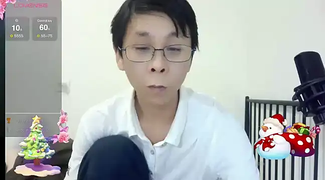 Snapshot of TGH521 chatting on December 2024 06:06:02 AM TGH521 online show from December 2024 06:06:02 AM