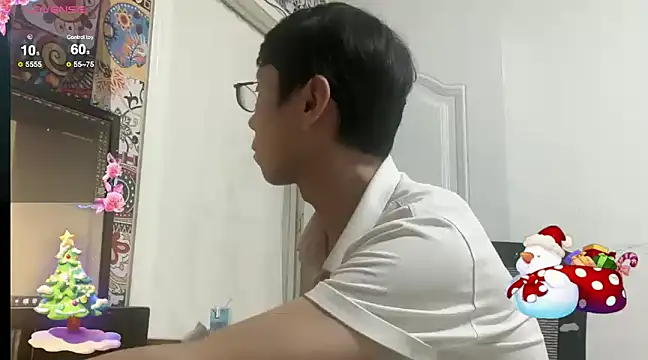 Snapshot of TGH521 chatting on December 2024 08:22:02 AM TGH521 online show from December 2024 08:22:02 AM