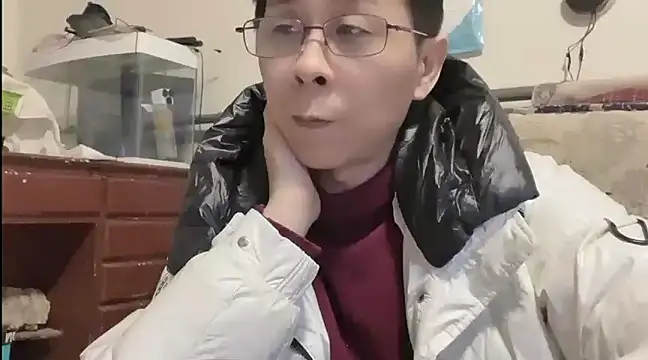 Snapshot of TGH521 chatting on January 2025 11:38:02 AM TGH521 online show from January 2025 11:38:02 AM