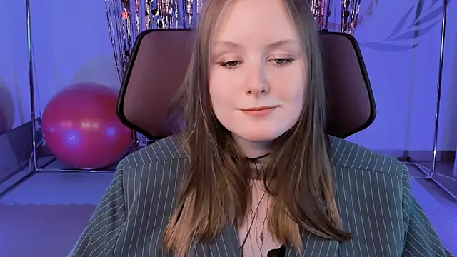 VivienLeeigh online show from February 2025 12:10:02 PM