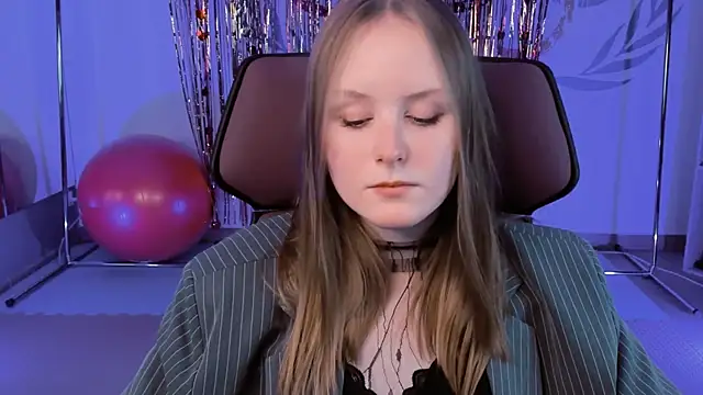 VivienLeeigh online show from February 2025 03:16:02 PM