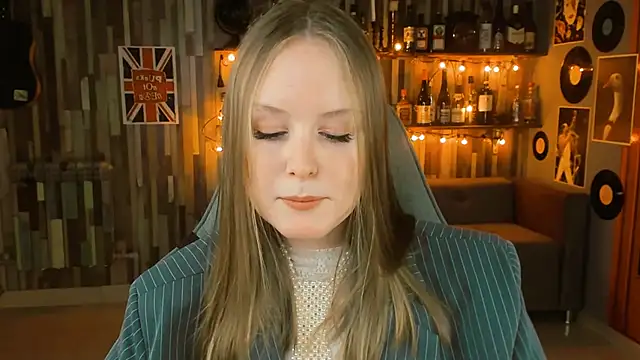 VivienLeeigh online show from February 2025 04:14:02 PM