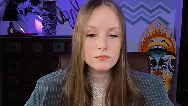 VivienLeeigh online show from February 2025 12:19:01 PM