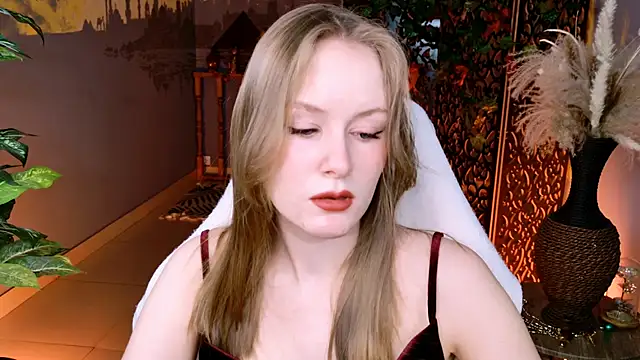 VivienLeeigh online show from March 2026 05:22:01 AM