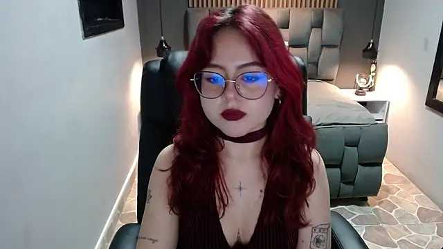 Snapshot of crimson_tati_ chatting on December 2024 09:22:01 AM crimson tati online show from December 2024 09:22:01 AM