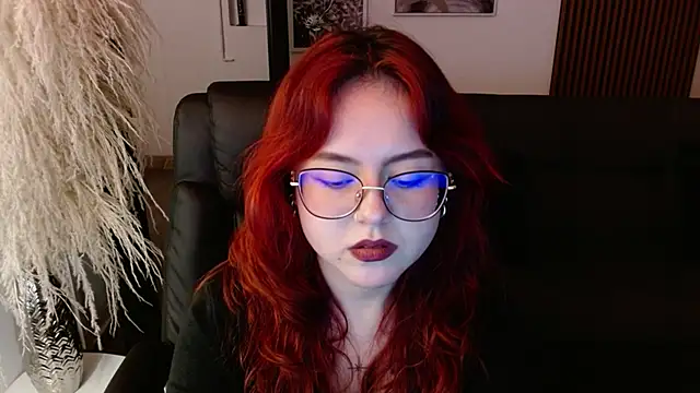 Snapshot of crimson_tati_ chatting on December 2024 07:32:01 AM crimson tati online show from December 2024 07:32:01 AM