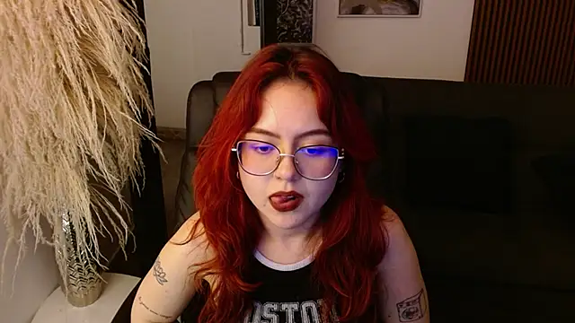 Snapshot of crimson_tati_ chatting on December 2024 08:51:01 AM crimson tati online show from December 2024 08:51:01 AM