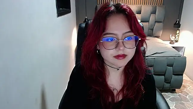 Snapshot of crimson_tati_ chatting on December 2024 09:09:01 AM crimson tati online show from December 2024 09:09:01 AM