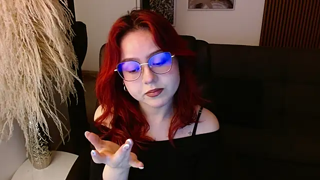 Snapshot of crimson_tati_ chatting on December 2024 04:22:01 AM crimson tati online show from December 2024 04:22:01 AM