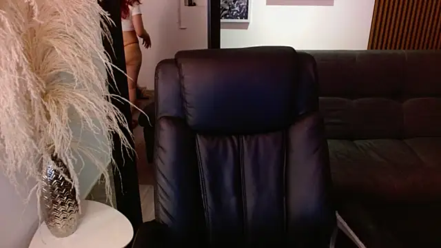 Snapshot of crimson_tati_ chatting on January 2025 09:36:02 AM crimson tati online show from January 2025 09:36:02 AM