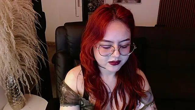 Snapshot of crimson_tati_ chatting on January 2025 10:07:02 AM crimson tati online show from January 2025 10:07:02 AM