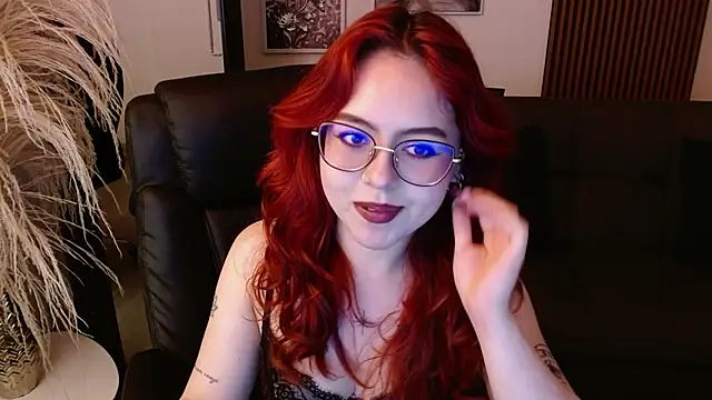 Snapshot of crimson_tati_ chatting on February 2025 03:23:02 AM crimson tati online show from February 2025 03:23:02 AM