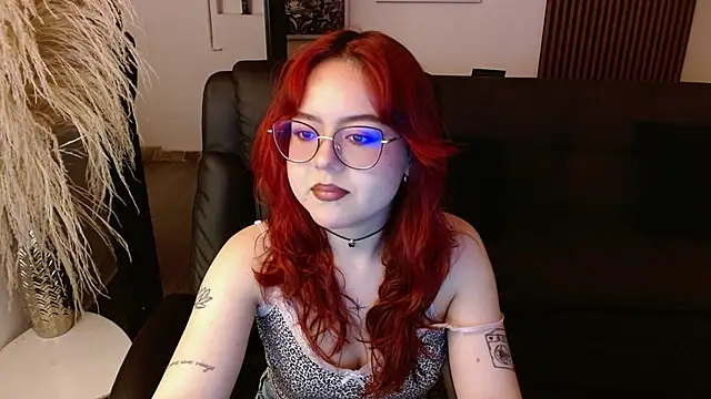 Snapshot of crimson_tati_ chatting on February 2025 05:08:01 AM crimson tati online show from February 2025 05:08:01 AM