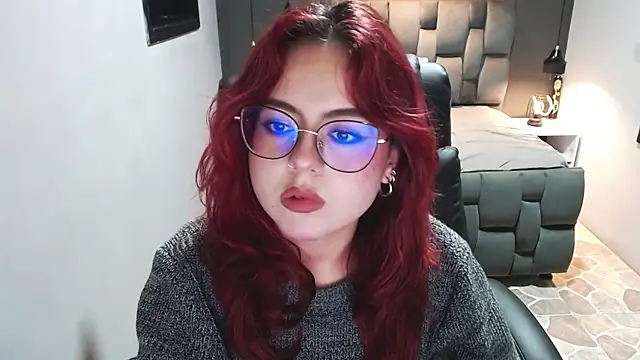 Snapshot of crimson_tati_ chatting on February 2025 07:35:01 AM crimson tati online show from February 2025 07:35:01 AM